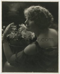 8g645 MYRTLE STEDMAN deluxe 7.75x9.5 still 1915 portrait of the silent actress w/flowers by Hoover!