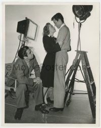 8g803 SAILOR TAKES A WIFE candid deluxe 8x10 still 1945 Whorf directs June Allyson & Robert Walker!