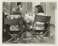 8g814 SECOND HONEYMOON candid 8.25x10 still 1937 Loretta Young & Claire Trevor chatting on the set!