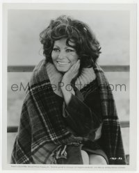 8g850 SOPHIA LOREN 8x10 still 1966 sexy & smiling while bundled up during Arabesque filming!