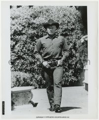 8g959 WESTWORLD 8.25x10 still 1973 Yul Brynner reprising his Magnificent Seven Man in Black role!
