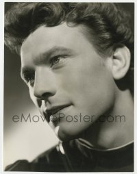 8g780 ROMEO & JULIET English 7x9.25 still 1955 super close portrait of Laurence Harvey as Romeo!