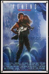 8k525 ALIENS 1sh 1986 James Cameron sci-fi sequel, Sigourney Weaver as Ripley carrying Carrie Henn!