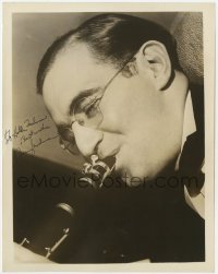 8p384 BENNY GOODMAN signed 8x10.25 still 1940s portrait of the bandleader c/u playing his clarinet!