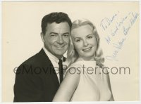 8p419 CORNEL WILDE/JEAN WALLACE signed deluxe 7.5x10 still 1950s portrait of happy husband & wife!