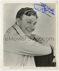 8p442 EDDIE ALBERT signed 8.25x10 still 1942 laughing portrait when he made Lady Bodyguard!