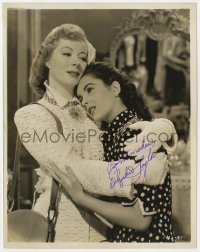 8p450 ELIZABETH TAYLOR signed 8x10.25 still 1948 close up hugging Greer Garson in Julia Misbehaves!