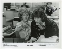 8p555 LILY TOMLIN signed 8x10 still 1980 great c/u with novice secretary Jane Fonda in Nine to Five!