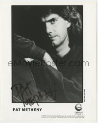 8p592 PAT METHENY signed 8x10 music publicity still 1989 portrait of the jazz guitarist by Kehoe!