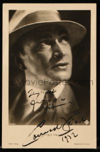 8p283 CONRAD VEIDT framed signed German Ross postcard 1932 wonderful portrait with hat & tie!