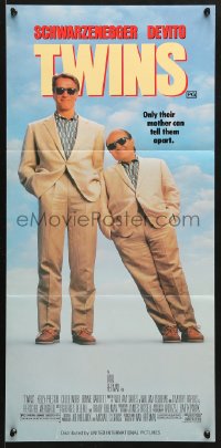 8r976 TWINS Aust daybill 1988 Arnold Schwarzenegger & Danny DeVito are an unlikely duo!