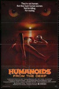 8t428 HUMANOIDS FROM THE DEEP 1sh 1980 art of monster looming over sexy girl on beach!