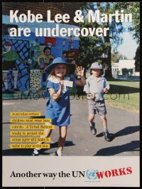 9c279 KOBE LEE & MARTIN ARE UNDERCOVER 18x24 special poster 2000 Australian children wear hats outside!