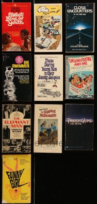 9d020 LOT OF 10 MOVIE EDITION PAPERBACK BOOKS 1960s-1980s Close Encounters of the 3rd Kind & more!