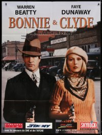 9f640 BONNIE & CLYDE French 1p R2000 different close up of Warren Beatty & Faye Dunaway with guns!