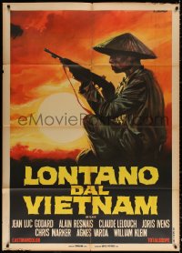 9f369 FAR FROM VIETNAM Italian 1p 1968 cool artwork of Viet Cong soldier with gun by Renato Casaro!
