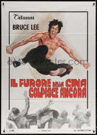 9f376 FISTS OF FURY Italian 1p R1970s artwork of Bruce Lee kicking in mid-air by Averardo Ciriello!