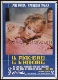 9f431 LA RONDE Italian 1p R1970s best c/u of sexy naked Jane Fonda laying in bed, Roger Vadim!