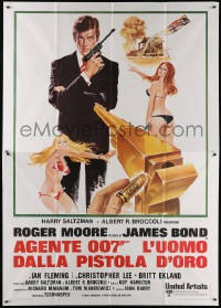 9f263 MAN WITH THE GOLDEN GUN Italian 2p R1970s Sciotti art of Moore as James Bond & sexy girls!