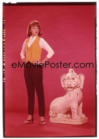9h163 CAROLYN JONES 5x7 transparency 1960s full-length standing by Chinese lion statue!