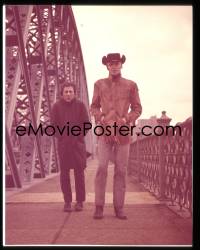 9h222 MIDNIGHT COWBOY 4x5 transparency 1969 Dustin Hoffman & Jon Voight standing on bridge!