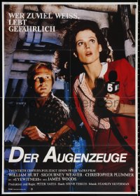 9j281 EYEWITNESS German 1981 William Hurt has seen too much, news reporter Sigourney Weaver!