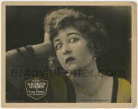9k437 FIRST WOMAN LC 1922 great super close up, scared Mildred Harris thinks she killed him!