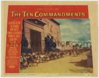 9k883 TEN COMMANDMENTS LC #8 1956 Cecil B. DeMille, massive number of extras by Egyptian temple!