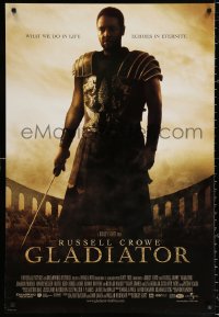 9r617 GLADIATOR int'l DS 1sh 2000 Ridley Scott, cool image of Russell Crowe in the Coliseum!