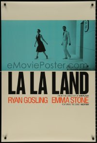 9r713 LA LA LAND teaser DS 1sh 2016 great image of Ryan Gosling & Emma Stone leaving stage door!
