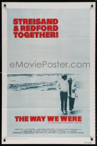9r981 WAY WE WERE int'l 1sh 1973 Barbra Streisand & Robert Redford walk on the beach!