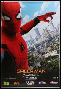9x391 SPIDER-MAN: HOMECOMING teaser DS French 1p 2017 close-up Tom Holland in costume over city!