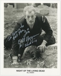 9y746 S. WILLIAM HINZMAN signed 8x10 publicity still 1999 in a scene from Night of the Living Dead!