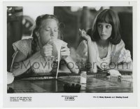 9y598 SHELLEY DUVALL signed 8x10 still 1977 watching Sissy Spacek drink foamy beer in 3 Women!