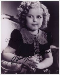 9y980 SHIRLEY TEMPLE signed 8x10 REPRO still 1990s seated portrait of the adorable child star!