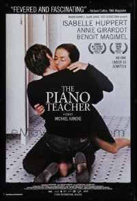 1c806 PIANO TEACHER 1sh 2002 Isabelle Huppert & Benoit Magimel kissing on bathroom floor!