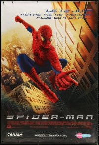 1h142 SPIDER-MAN advance French 1p 2002 Tobey Maguire swinging over city, Sam Raimi, Marvel Comics!