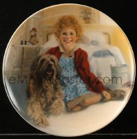1h316 ANNIE collector plate 1982 Knowles, cute Aileen Quinn with dog by William Chambers!