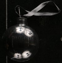 1h251 X-FILES Christmas ornament 2002 decorate your next tree with this completely black ornament!