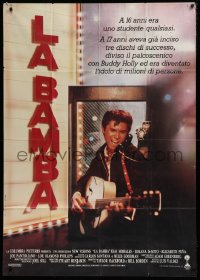 1j831 LA BAMBA Italian 1p 1987 different image of Lou Diamond Phillips as Ritchie Valens w/guitar!