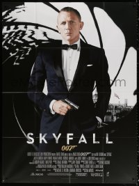 1s930 SKYFALL French 1p 2012 great image of Daniel Craig as James Bond in tuxedo with gun in hand!