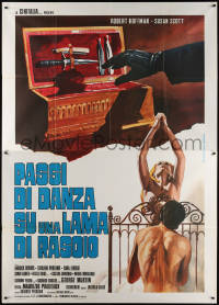 1s419 PASSI DI DANZA SU UNA LAMA DI RASOIO Italian 2p 1973 hand grabbing blade over naked couple!