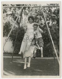 1t236 CLARA BOW 7.25x9 news photo 1933 playing on swing at her home with cousins Johnny & Lillian!