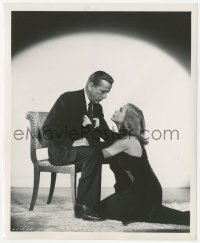 1t277 DEAD RECKONING 8.25x10 still 1947 kneeling Lizabeth Scott & Humphrey Bogart by Coburn!