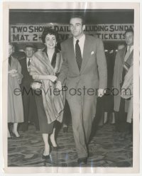 1t318 ELIZABETH TAYLOR/MONTGOMERY CLIFT 7.25x9 news photo 1951 attending Judy Garland's show in NY!