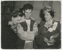 1t516 JUDY GARLAND/FRANK SINATRA deluxe 8x10 still 1940s at the Hollywood Canteen with opera star!