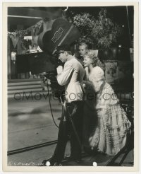 1t530 KING STEPS OUT candid 8.25x10 still 1936 Josef von Sternberg, Moore & Tone behind camera!