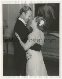 1t563 LESLIE HOWARD/MARY PICKFORD 7x9 news photo 1936 dancing together at Pickfair dinner party!