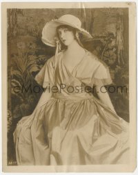 1t804 ROMOLA 8x10.25 still 1924 Lillian Gish in cool dress & hat, finest actress in motion pictures!