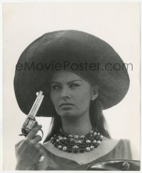 1t860 SOPHIA LOREN 8.25x10 still 1960 wacky portrait of the actress pointing a gun at herself!